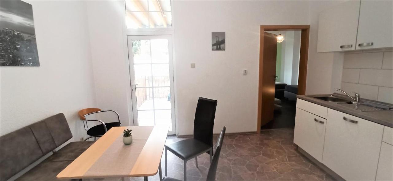 Apartment Fuer Bis Zu 7 Personen Mit Balkon Хальберштадт Экстерьер фото