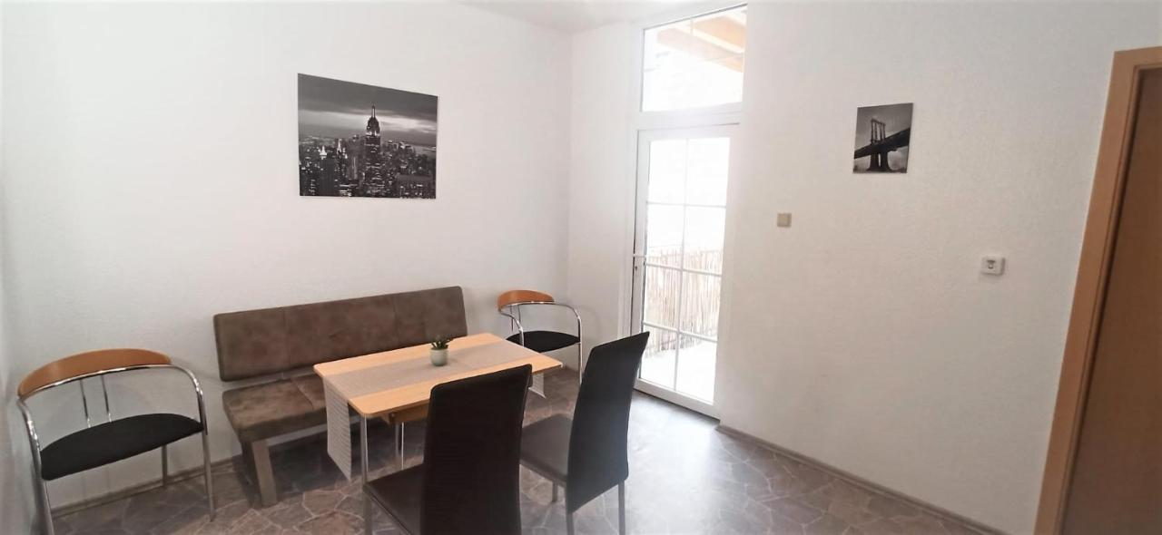 Apartment Fuer Bis Zu 7 Personen Mit Balkon Хальберштадт Экстерьер фото