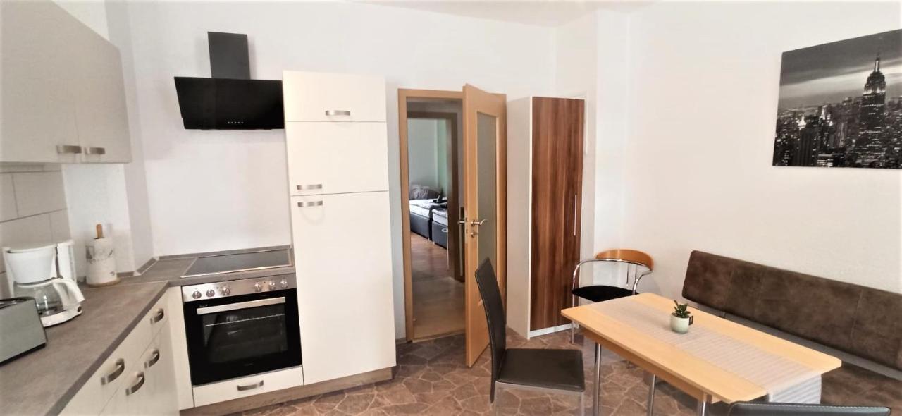 Apartment Fuer Bis Zu 7 Personen Mit Balkon Хальберштадт Экстерьер фото
